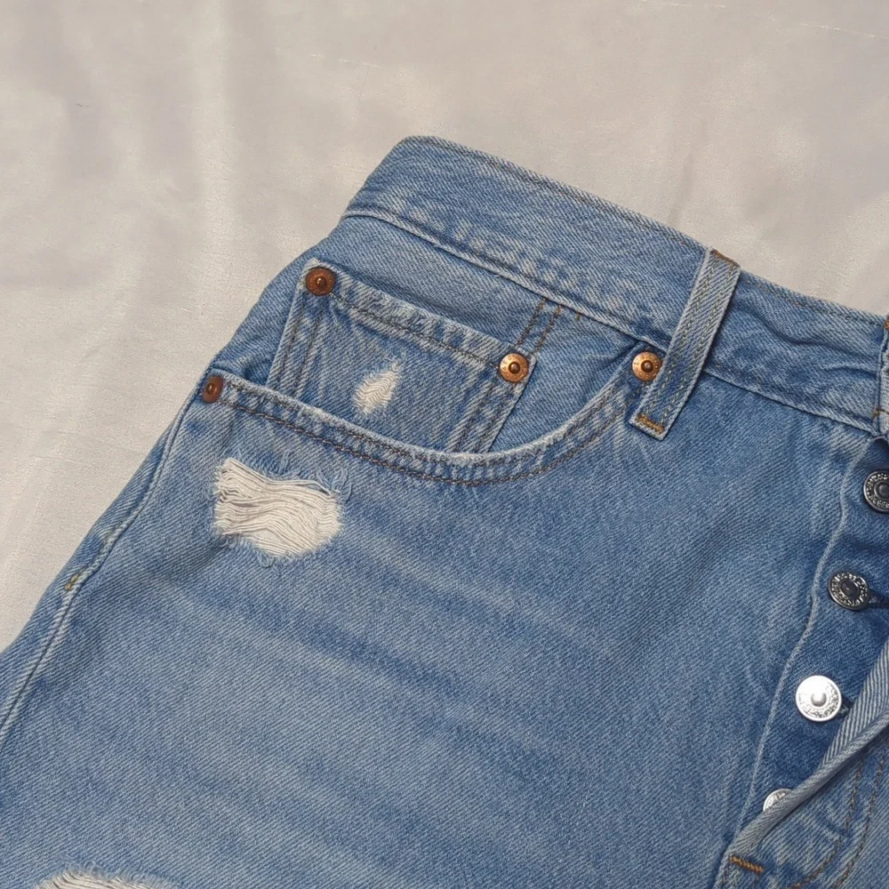 Levi's 501 Classic High Rise Button Fly Cut Off Distressed Shorts Light Wash